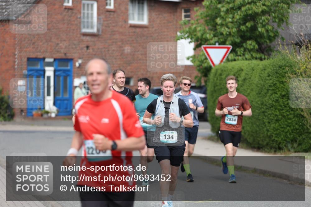 10.05.2026 - 8. Wedeler Halbmarathon Andreas Tolksdorf http://msf.ph/oto/9693452 10.05.2026 10:19:25 Laufen 2206, 134, 2034 meine-sportfotos.de