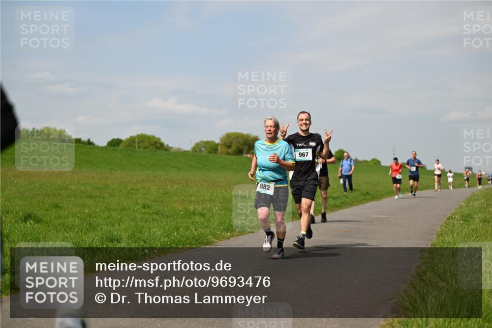 10.05.2026 - 8. Wedeler Halbmarathon Dr. Thomas Lammeyer http://msf.ph/oto/9693476 10.05.2026 11:17:54 Laufen 882, 967 meine-sportfotos.de