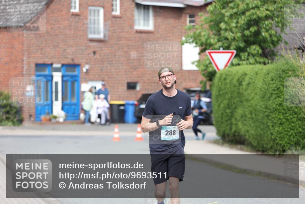10.05.2026 - 8. Wedeler Halbmarathon Andreas Tolksdorf http://msf.ph/oto/9693511 10.05.2026 10:19:32 Laufen 288 meine-sportfotos.de