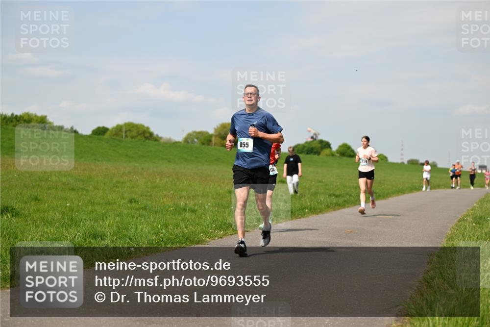 10.05.2026 - 8. Wedeler Halbmarathon Dr. Thomas Lammeyer http://msf.ph/oto/9693555 10.05.2026 11:18:03 Laufen 855, 139 meine-sportfotos.de