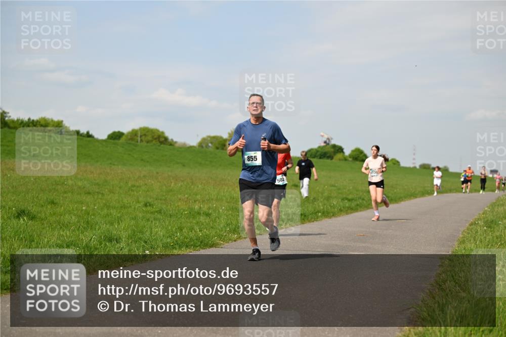 10.05.2026 - 8. Wedeler Halbmarathon Dr. Thomas Lammeyer http://msf.ph/oto/9693557 10.05.2026 11:18:03 Laufen 855 meine-sportfotos.de