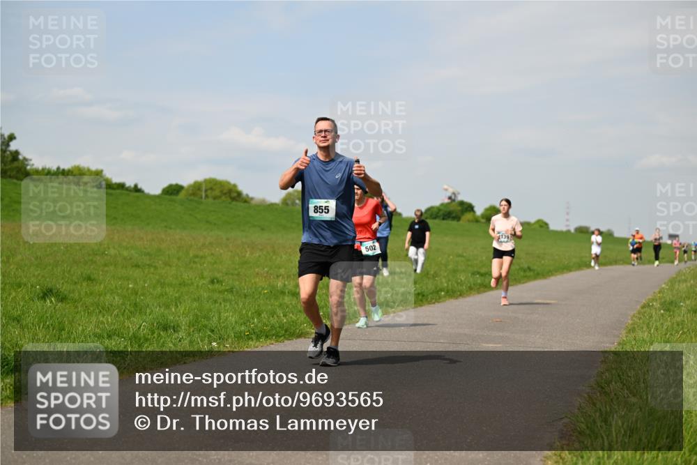 10.05.2026 - 8. Wedeler Halbmarathon Dr. Thomas Lammeyer http://msf.ph/oto/9693565 10.05.2026 11:18:04 Laufen 855, 502, 139 meine-sportfotos.de