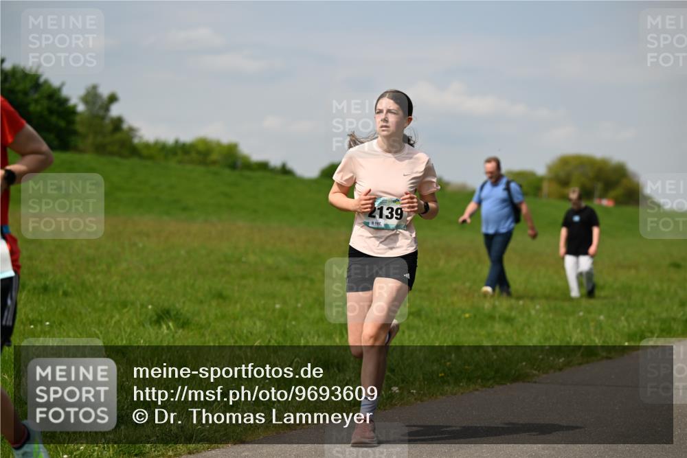 10.05.2026 - 8. Wedeler Halbmarathon Dr. Thomas Lammeyer http://msf.ph/oto/9693609 10.05.2026 11:18:07 Laufen 139, 8167 meine-sportfotos.de