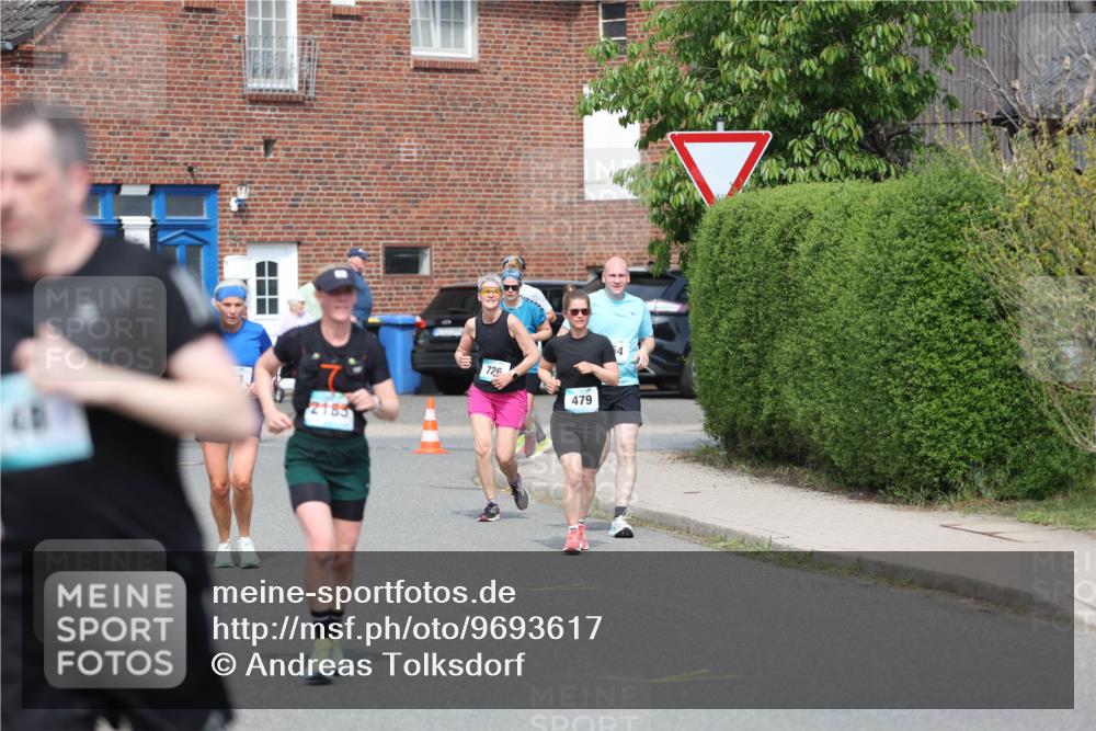 10.05.2026 - 8. Wedeler Halbmarathon Andreas Tolksdorf http://msf.ph/oto/9693617 10.05.2026 10:19:48 Laufen 2185, 726, 479 meine-sportfotos.de