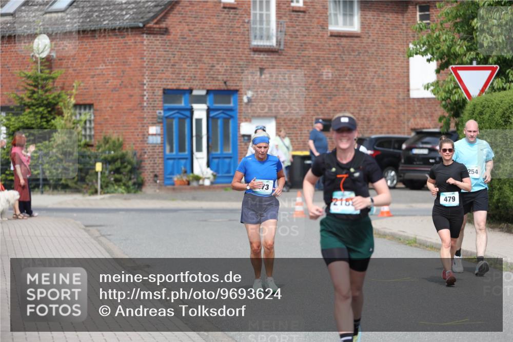 10.05.2026 - 8. Wedeler Halbmarathon Andreas Tolksdorf http://msf.ph/oto/9693624 10.05.2026 10:19:49 Laufen 73, 479, 218, 254 meine-sportfotos.de