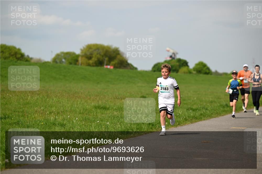 10.05.2026 - 8. Wedeler Halbmarathon Dr. Thomas Lammeyer http://msf.ph/oto/9693626 10.05.2026 11:18:14 Laufen 2183 meine-sportfotos.de