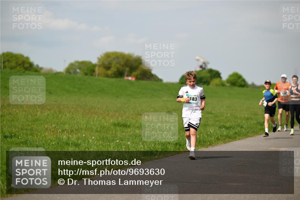 10.05.2026 - 8. Wedeler Halbmarathon Dr. Thomas Lammeyer http://msf.ph/oto/9693630 10.05.2026 11:18:14 Laufen 183 meine-sportfotos.de