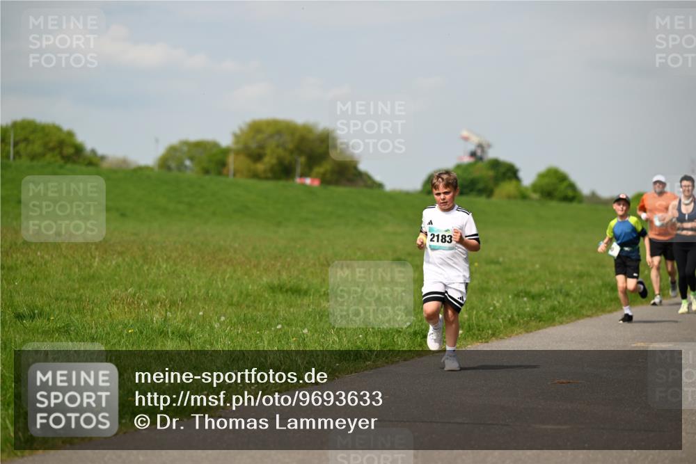 10.05.2026 - 8. Wedeler Halbmarathon Dr. Thomas Lammeyer http://msf.ph/oto/9693633 10.05.2026 11:18:14 Laufen 2183 meine-sportfotos.de