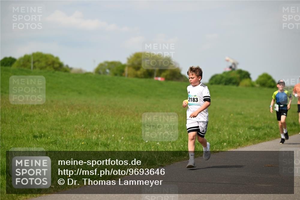 10.05.2026 - 8. Wedeler Halbmarathon Dr. Thomas Lammeyer http://msf.ph/oto/9693646 10.05.2026 11:18:15 Laufen 2183 meine-sportfotos.de
