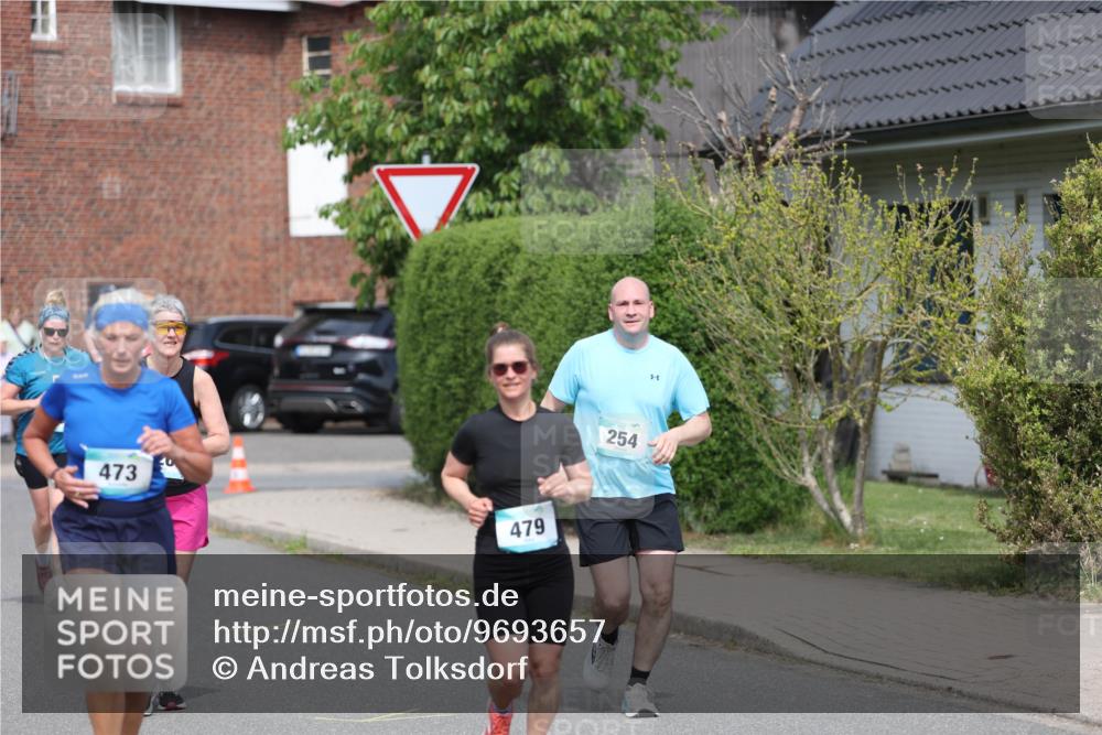 10.05.2026 - 8. Wedeler Halbmarathon Andreas Tolksdorf http://msf.ph/oto/9693657 10.05.2026 10:19:52 Laufen 473, 479, 254 meine-sportfotos.de