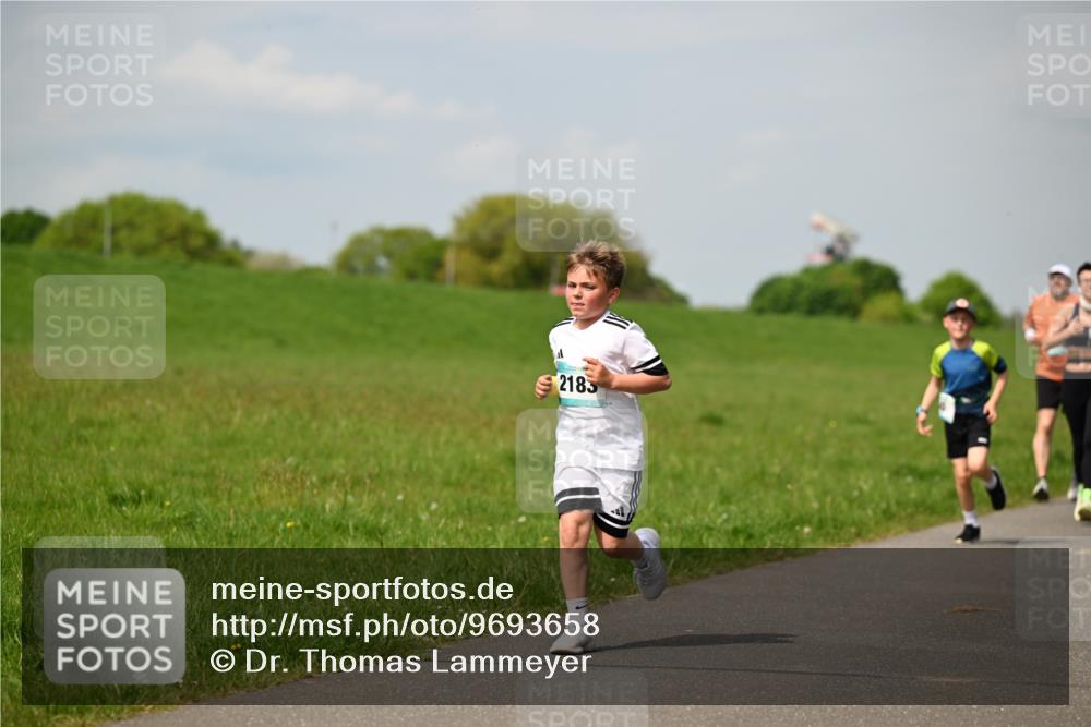 10.05.2026 - 8. Wedeler Halbmarathon Dr. Thomas Lammeyer http://msf.ph/oto/9693658 10.05.2026 11:18:16 Laufen 2185 meine-sportfotos.de