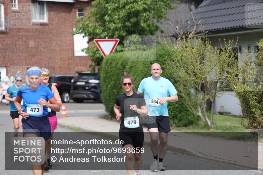 10.05.2026 - 8. Wedeler Halbmarathon Andreas Tolksdorf http://msf.ph/oto/9693659 10.05.2026 10:19:52 Laufen 473, 479, 254, 11111111111111 meine-sportfotos.de