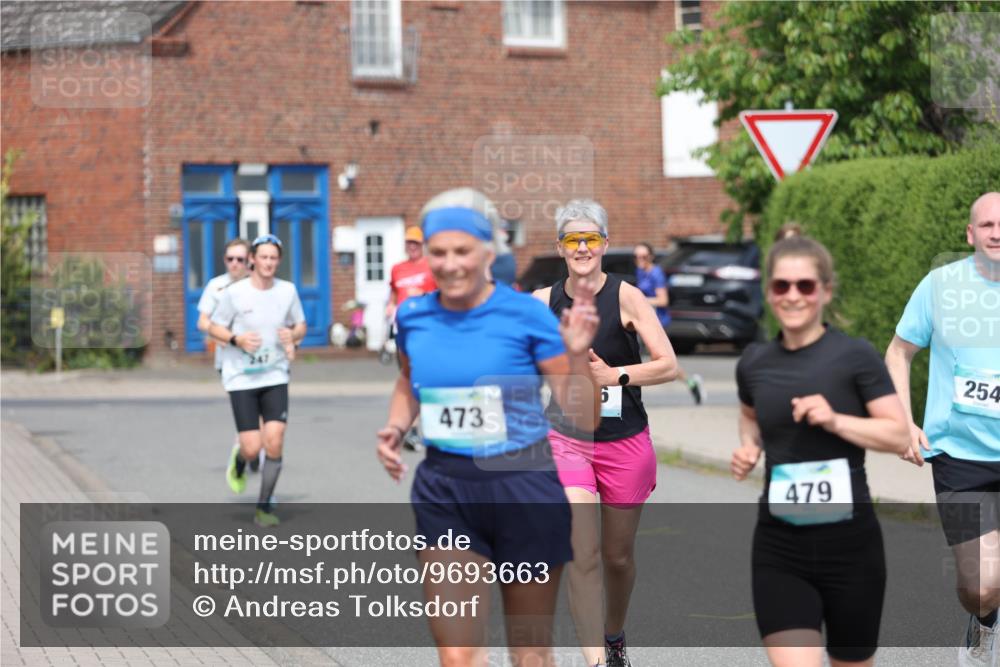 10.05.2026 - 8. Wedeler Halbmarathon Andreas Tolksdorf http://msf.ph/oto/9693663 10.05.2026 10:19:53 Laufen 473, 479, 254 meine-sportfotos.de
