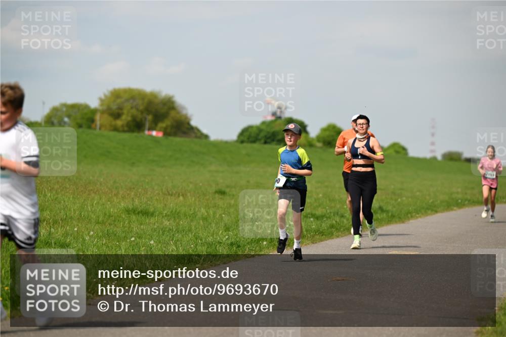 10.05.2026 - 8. Wedeler Halbmarathon Dr. Thomas Lammeyer http://msf.ph/oto/9693670 10.05.2026 11:18:17 Laufen  meine-sportfotos.de
