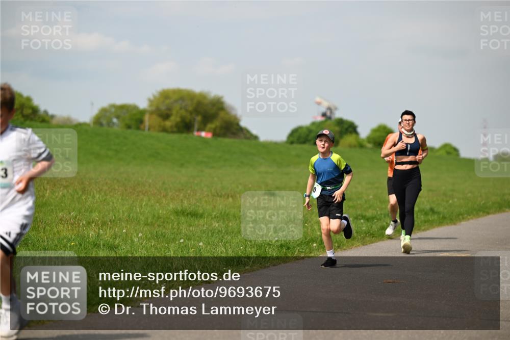 10.05.2026 - 8. Wedeler Halbmarathon Dr. Thomas Lammeyer http://msf.ph/oto/9693675 10.05.2026 11:18:17 Laufen  meine-sportfotos.de