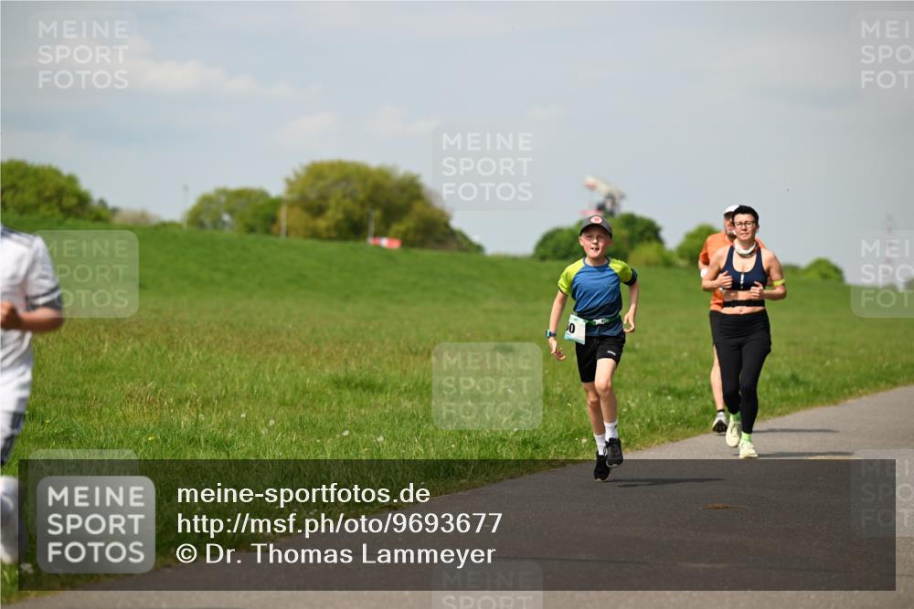 10.05.2026 - 8. Wedeler Halbmarathon Dr. Thomas Lammeyer http://msf.ph/oto/9693677 10.05.2026 11:18:17 Laufen  meine-sportfotos.de