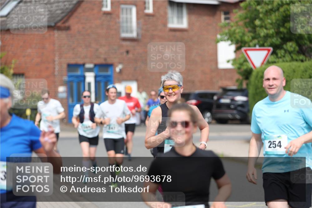 10.05.2026 - 8. Wedeler Halbmarathon Andreas Tolksdorf http://msf.ph/oto/9693678 10.05.2026 10:19:54 Laufen 3, 254 meine-sportfotos.de