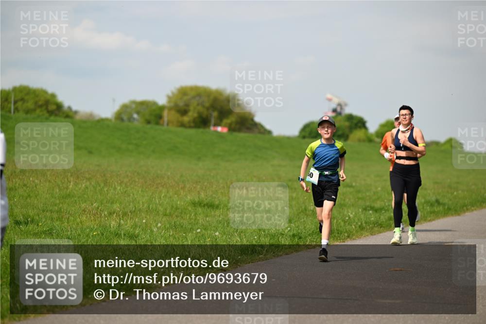 10.05.2026 - 8. Wedeler Halbmarathon Dr. Thomas Lammeyer http://msf.ph/oto/9693679 10.05.2026 11:18:17 Laufen  meine-sportfotos.de