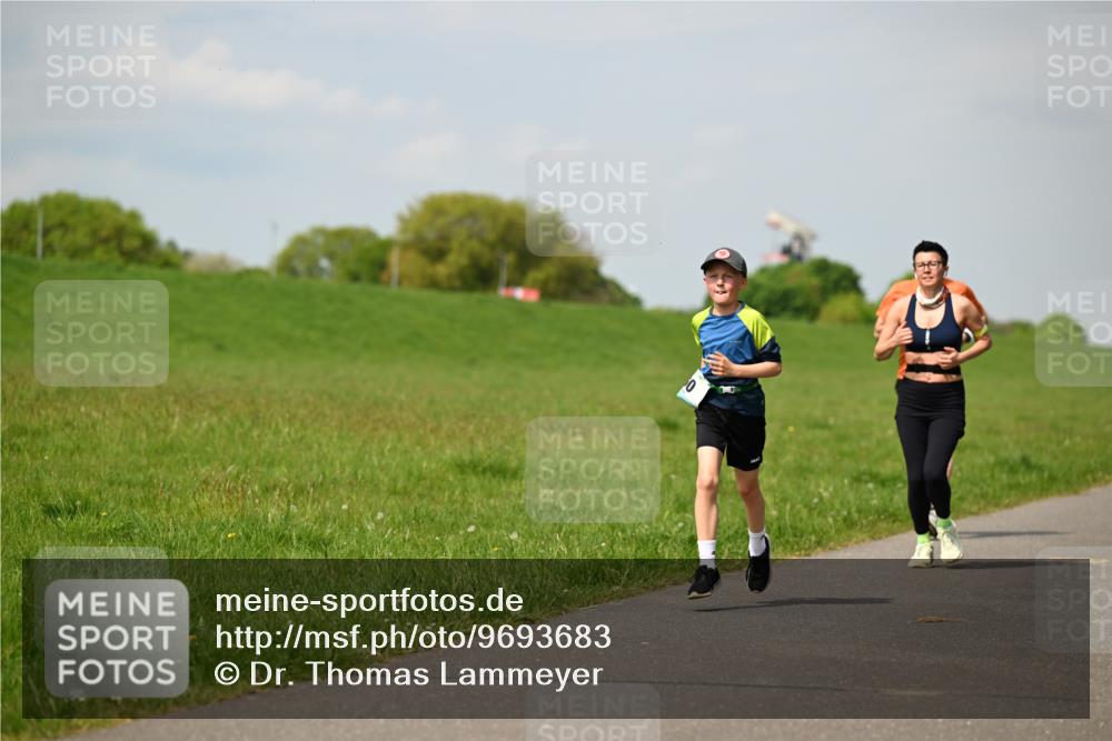 10.05.2026 - 8. Wedeler Halbmarathon Dr. Thomas Lammeyer http://msf.ph/oto/9693683 10.05.2026 11:18:18 Laufen  meine-sportfotos.de