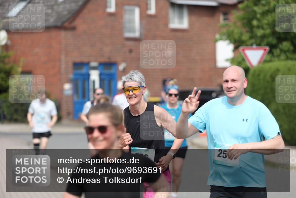 10.05.2026 - 8. Wedeler Halbmarathon Andreas Tolksdorf http://msf.ph/oto/9693691 10.05.2026 10:19:55 Laufen 200, 250 meine-sportfotos.de