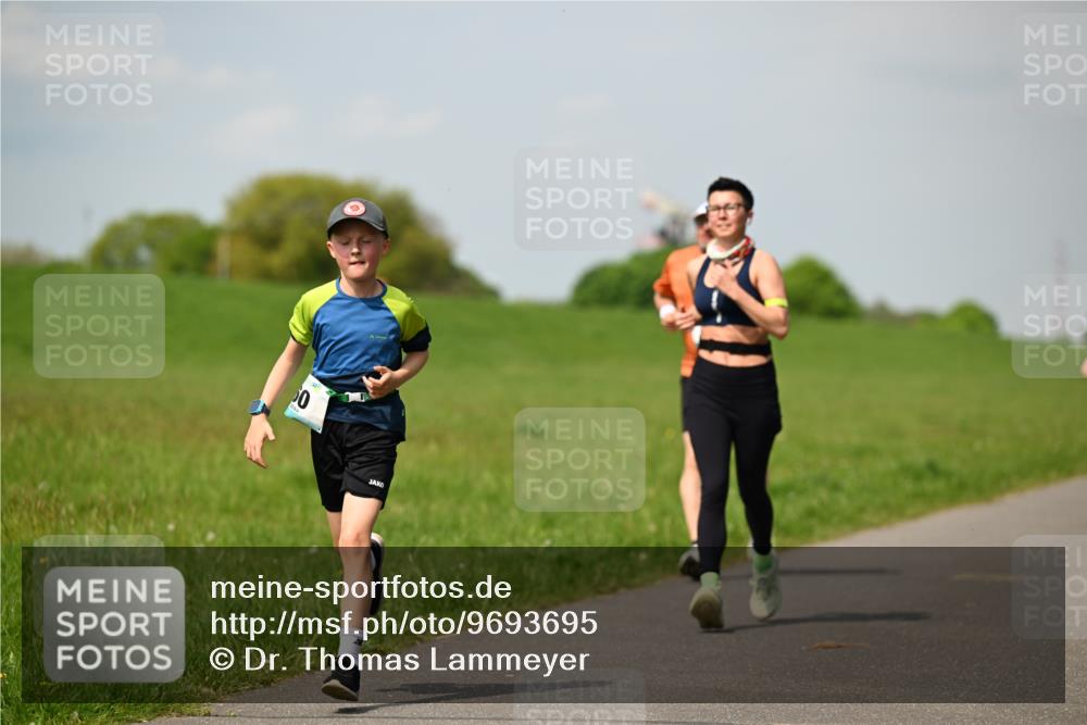 10.05.2026 - 8. Wedeler Halbmarathon Dr. Thomas Lammeyer http://msf.ph/oto/9693695 10.05.2026 11:18:19 Laufen  meine-sportfotos.de