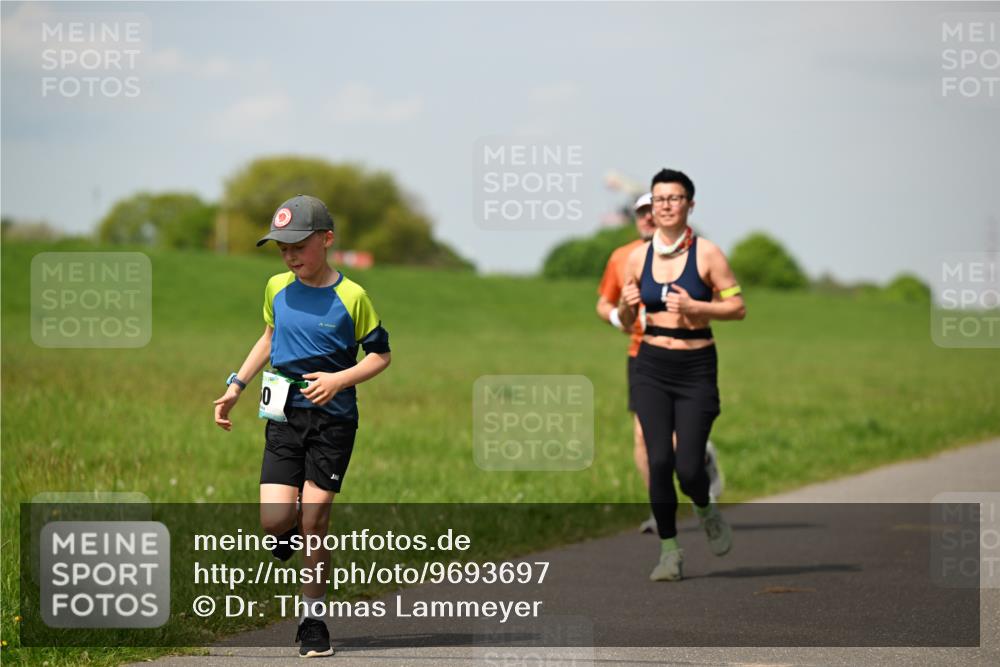 10.05.2026 - 8. Wedeler Halbmarathon Dr. Thomas Lammeyer http://msf.ph/oto/9693697 10.05.2026 11:18:19 Laufen  meine-sportfotos.de