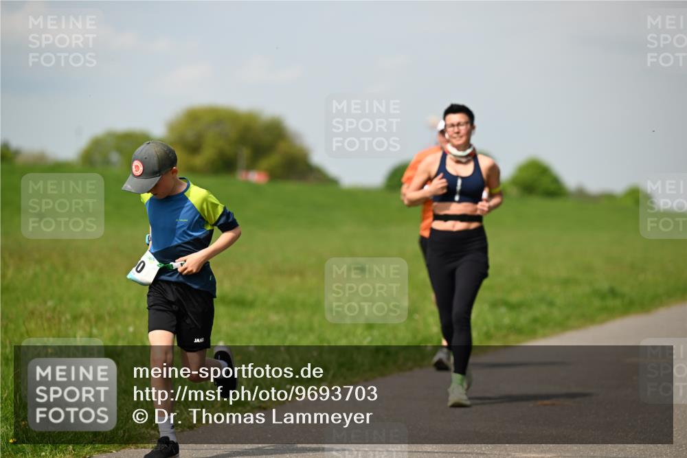 10.05.2026 - 8. Wedeler Halbmarathon Dr. Thomas Lammeyer http://msf.ph/oto/9693703 10.05.2026 11:18:19 Laufen  meine-sportfotos.de