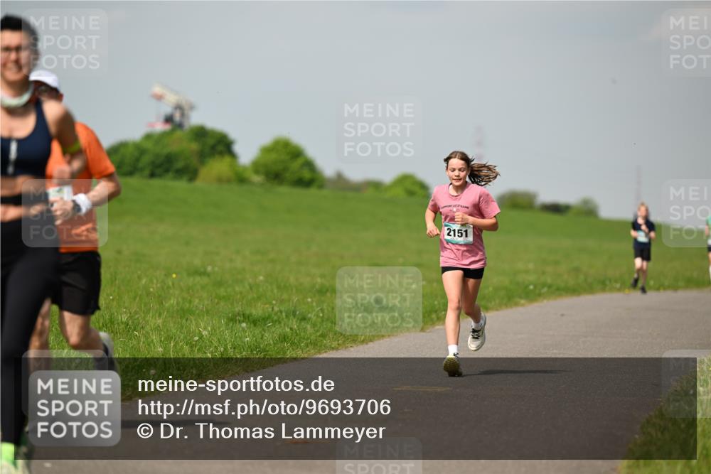 10.05.2026 - 8. Wedeler Halbmarathon Dr. Thomas Lammeyer http://msf.ph/oto/9693706 10.05.2026 11:18:20 Laufen 2151 meine-sportfotos.de