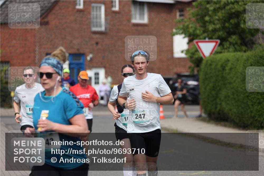 10.05.2026 - 8. Wedeler Halbmarathon Andreas Tolksdorf http://msf.ph/oto/9693710 10.05.2026 10:19:58 Laufen 16, 6, 143, 1, 247, 6 meine-sportfotos.de