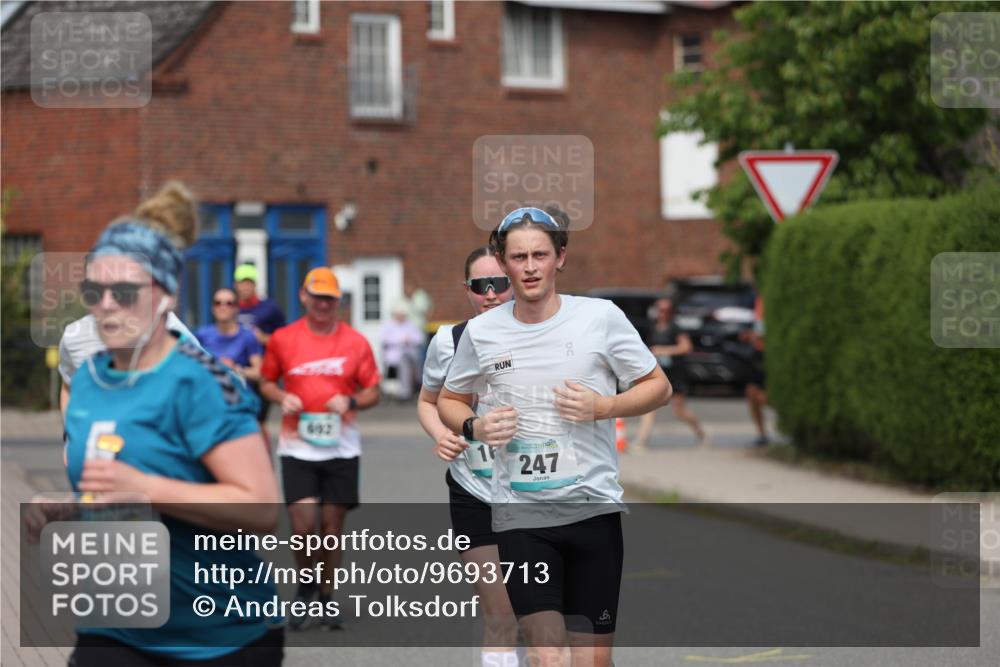 10.05.2026 - 8. Wedeler Halbmarathon Andreas Tolksdorf http://msf.ph/oto/9693713 10.05.2026 10:19:58 Laufen 143, 692, 1, 247, 6 meine-sportfotos.de