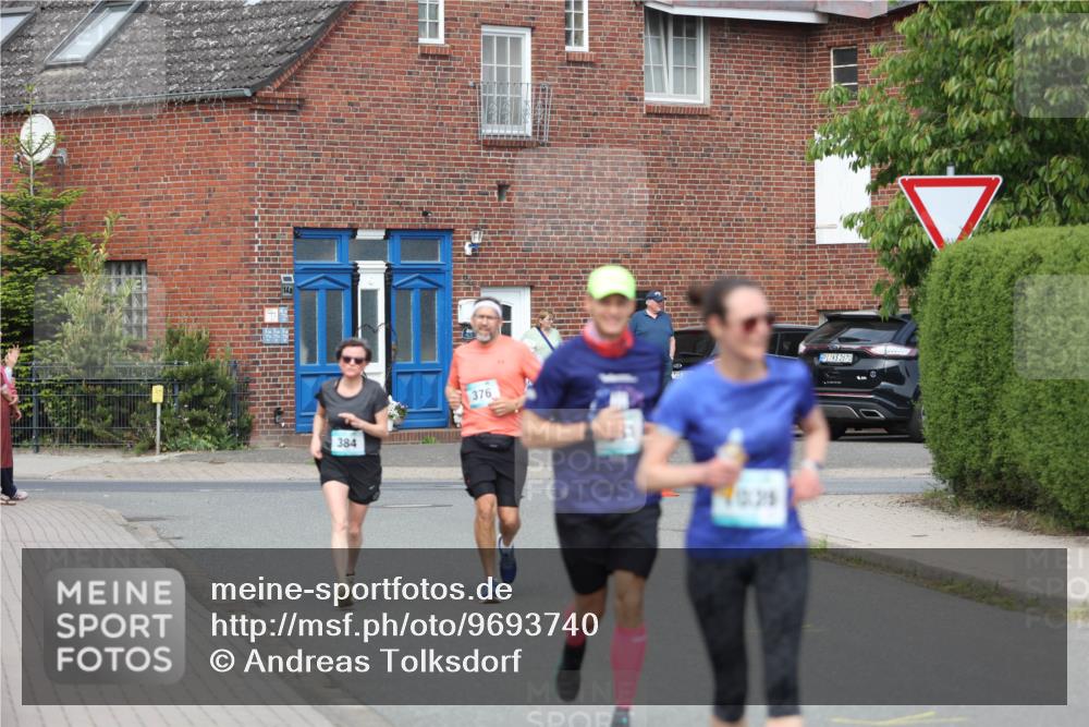 10.05.2026 - 8. Wedeler Halbmarathon Andreas Tolksdorf http://msf.ph/oto/9693740 10.05.2026 10:20:03 Laufen 384, 376, 7029, 2670 meine-sportfotos.de