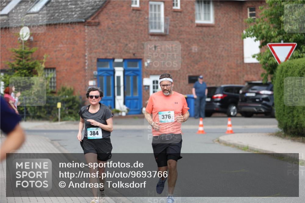 10.05.2026 - 8. Wedeler Halbmarathon Andreas Tolksdorf http://msf.ph/oto/9693766 10.05.2026 10:20:07 Laufen 384, 376 meine-sportfotos.de