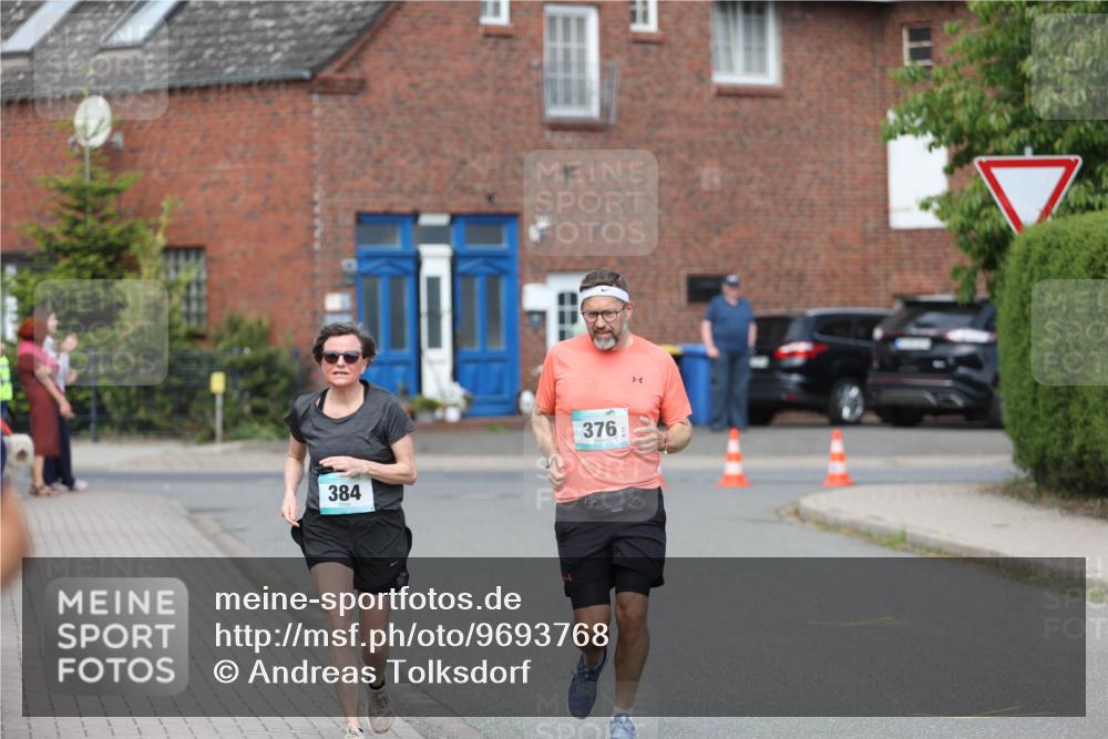 10.05.2026 - 8. Wedeler Halbmarathon Andreas Tolksdorf http://msf.ph/oto/9693768 10.05.2026 10:20:07 Laufen 384, 376 meine-sportfotos.de