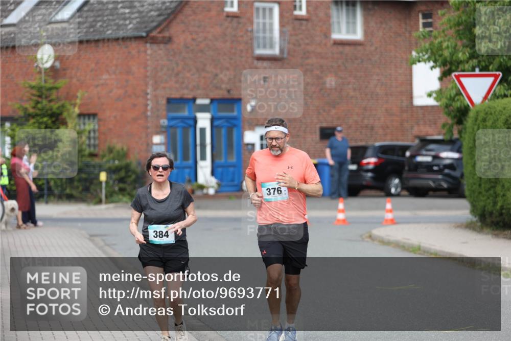 10.05.2026 - 8. Wedeler Halbmarathon Andreas Tolksdorf http://msf.ph/oto/9693771 10.05.2026 10:20:07 Laufen 384, 376 meine-sportfotos.de