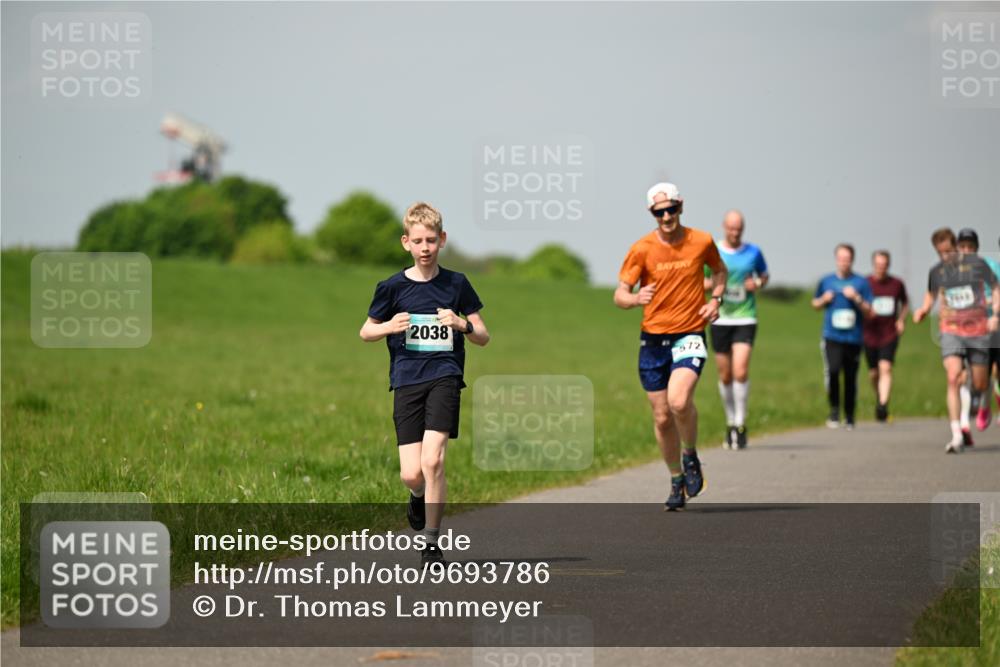 10.05.2026 - 8. Wedeler Halbmarathon Dr. Thomas Lammeyer http://msf.ph/oto/9693786 10.05.2026 11:18:33 Laufen 2038, 572 meine-sportfotos.de