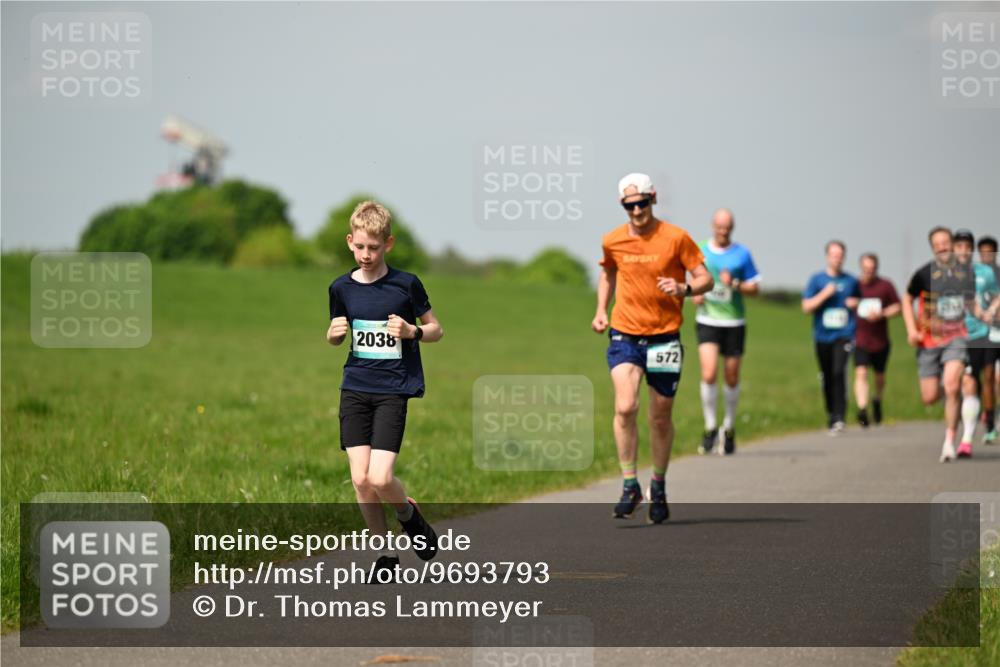 10.05.2026 - 8. Wedeler Halbmarathon Dr. Thomas Lammeyer http://msf.ph/oto/9693793 10.05.2026 11:18:34 Laufen 2038, 572 meine-sportfotos.de