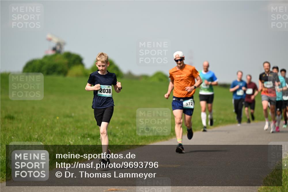 10.05.2026 - 8. Wedeler Halbmarathon Dr. Thomas Lammeyer http://msf.ph/oto/9693796 10.05.2026 11:18:34 Laufen 2038, 572 meine-sportfotos.de