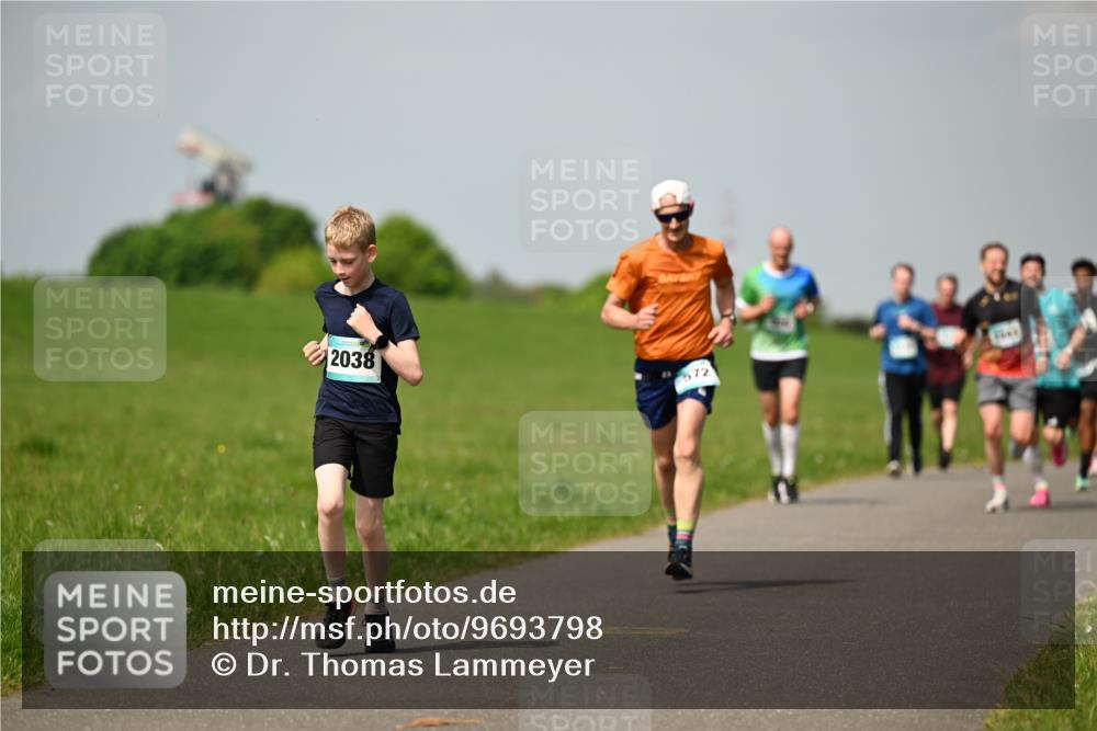 10.05.2026 - 8. Wedeler Halbmarathon Dr. Thomas Lammeyer http://msf.ph/oto/9693798 10.05.2026 11:18:34 Laufen 2038, 572 meine-sportfotos.de