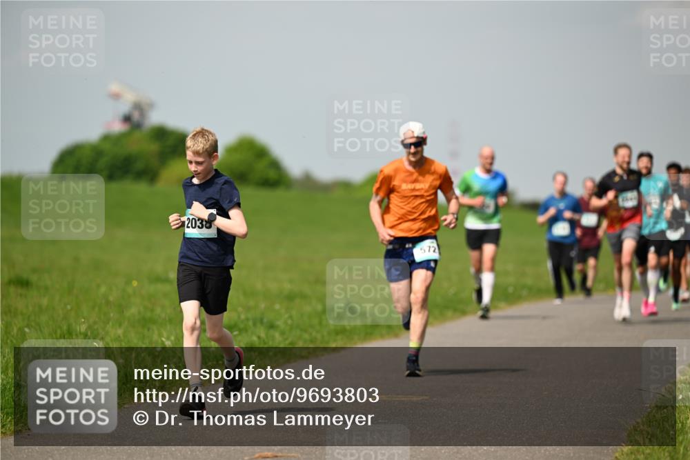 10.05.2026 - 8. Wedeler Halbmarathon Dr. Thomas Lammeyer http://msf.ph/oto/9693803 10.05.2026 11:18:34 Laufen 2038, 572 meine-sportfotos.de