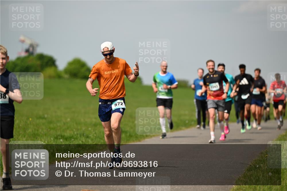 10.05.2026 - 8. Wedeler Halbmarathon Dr. Thomas Lammeyer http://msf.ph/oto/9693816 10.05.2026 11:18:36 Laufen 2343, 572 meine-sportfotos.de