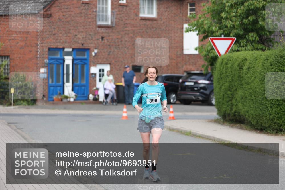 10.05.2026 - 8. Wedeler Halbmarathon Andreas Tolksdorf http://msf.ph/oto/9693851 10.05.2026 10:20:32 Laufen 398 meine-sportfotos.de