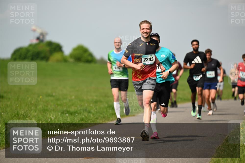 10.05.2026 - 8. Wedeler Halbmarathon Dr. Thomas Lammeyer http://msf.ph/oto/9693867 10.05.2026 11:18:39 Laufen 2243 meine-sportfotos.de