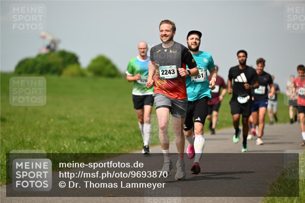 10.05.2026 - 8. Wedeler Halbmarathon Dr. Thomas Lammeyer http://msf.ph/oto/9693870 10.05.2026 11:18:39 Laufen 2243, 961 meine-sportfotos.de