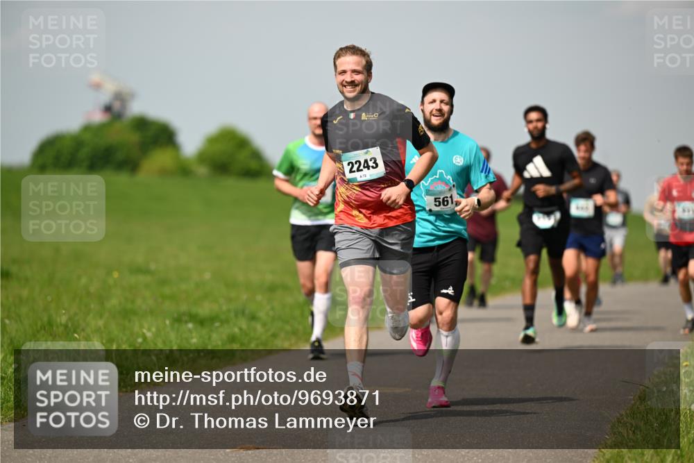 10.05.2026 - 8. Wedeler Halbmarathon Dr. Thomas Lammeyer http://msf.ph/oto/9693871 10.05.2026 11:18:39 Laufen 2243, 561 meine-sportfotos.de