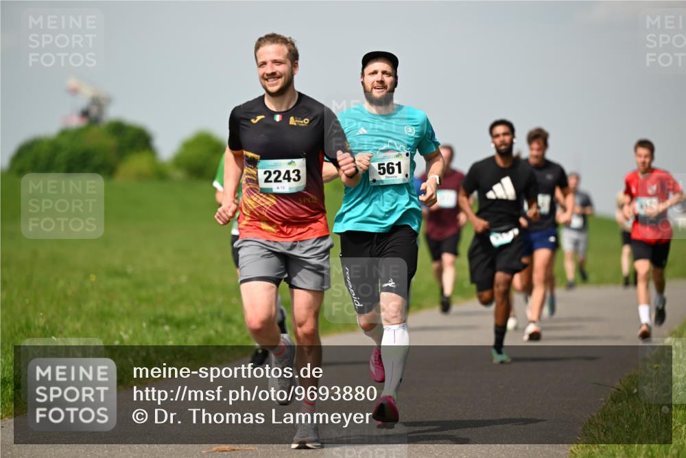 10.05.2026 - 8. Wedeler Halbmarathon Dr. Thomas Lammeyer http://msf.ph/oto/9693880 10.05.2026 11:18:40 Laufen 2243, 561 meine-sportfotos.de