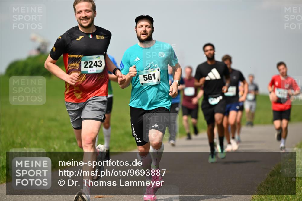10.05.2026 - 8. Wedeler Halbmarathon Dr. Thomas Lammeyer http://msf.ph/oto/9693887 10.05.2026 11:18:40 Laufen 2243, 561 meine-sportfotos.de