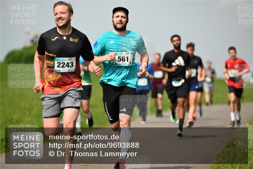 10.05.2026 - 8. Wedeler Halbmarathon Dr. Thomas Lammeyer http://msf.ph/oto/9693888 10.05.2026 11:18:40 Laufen 2243, 561 meine-sportfotos.de