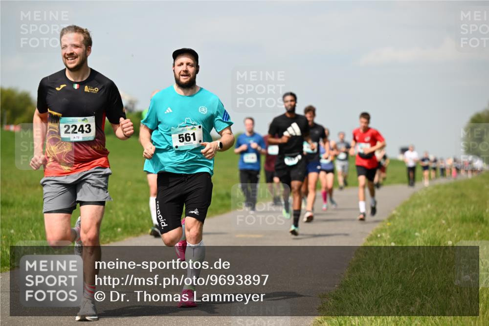 10.05.2026 - 8. Wedeler Halbmarathon Dr. Thomas Lammeyer http://msf.ph/oto/9693897 10.05.2026 11:18:41 Laufen 2243, 561 meine-sportfotos.de