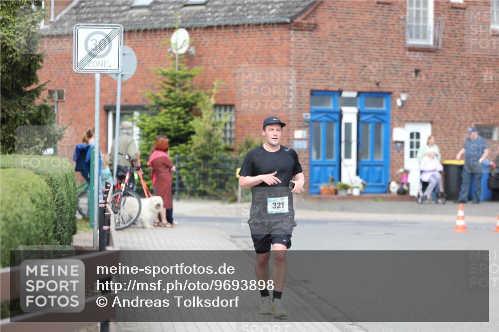 10.05.2026 - 8. Wedeler Halbmarathon Andreas Tolksdorf http://msf.ph/oto/9693898 10.05.2026 10:20:44 Laufen 321 meine-sportfotos.de