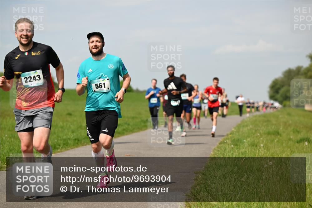 10.05.2026 - 8. Wedeler Halbmarathon Dr. Thomas Lammeyer http://msf.ph/oto/9693904 10.05.2026 11:18:42 Laufen 2243, 561 meine-sportfotos.de